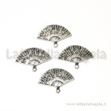 Charm ventaglio in metallo argento antico 24x17mm