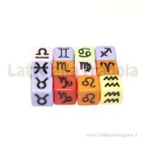 Set spaziatori dadi colorati in plastica 12 segni zodiaco 8x8mm foro largo