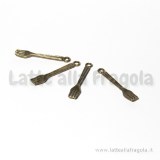 Charm forchettina in metallo zincato color bronzo 25x5mm