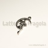 Charm Fatina su luna in metallo zincato argento antico 26x15mm