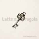 Ciondolo chiave in metallo zincato argento antico 29x13mm