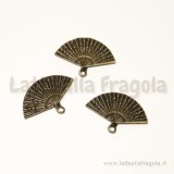 Charm ventaglio in metallo color bronzo 24x17mm