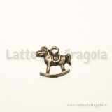 Charm cavallo a dondolo double-face in metallo color bronzo 16x4mm