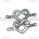 Connettore Cuore con nodo in metallo argento antico 37x17mm