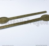 Segnalibro Riga decorato in metallo color bronzo con base ovale per cammeo 25x18mm