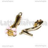 Charm Sandalo con Fiocco 3D in metallo smaltato dorato 21.5x10mm