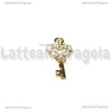 Charm Chiave in metallo dorato smaltato rosa 23x11mm