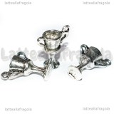 Charm Coppa 3D in metallo argento antico 20x16mm