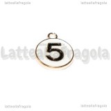 Ciondolo Numero 5 in metallo dorato smaltato 16mm