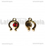 Charm Ferro di Cavallo con Coccinella in metallo dorato smatlato 17x12mm