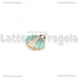 Charm Conchiglia in metallo dorato smaltato azzurro 12.5x11mm