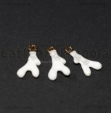 Charm Rametto di Corallo 3D in metallo dorato smaltato bianco 18x9mm