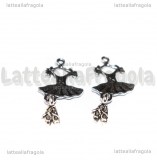 Charm Tutù con scarpette in metallo argento antico 25x12mm
