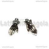 Ciondolo Mano in metallo argento antico 21x10mm