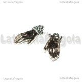 Ciondolo Mano in metallo argento antico 21x10mm