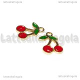 Charm Ciliegie in metallo dorato smaltato 18x16mm