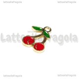 Charm Ciliegie in metallo dorato smaltato 18x16mm