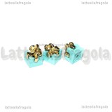 Ciondolo Pacco Regalo 3D in metallo dorato smaltato Azzurro 12x8mm