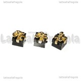 Ciondolo Pacco Regalo 3D in metallo dorato smaltato Nero 12x8mm