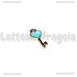 Charm Chiave in metallo dorato smaltato azzurro 16x7mm