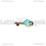 Charm Chiave in metallo dorato smaltato azzurro 16x7mm