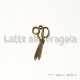 Charm forbici in metallo color bronzo 30x13mm