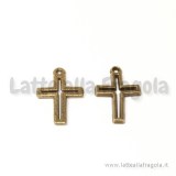 Charm croce in metallo color bronzo 22.5x15mm