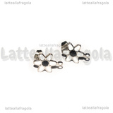 Orecchini a Perno Fiori in Acciaio Inox Smaltato Bianco Nero 12.5x9mm
