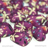 Cabochon Cuore in alluminio e stoffa fantasia fiori amaranto 18x14mm