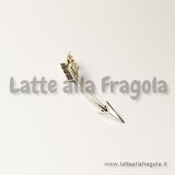 Connettore freccia in metallo argento antico 35x0.7mm