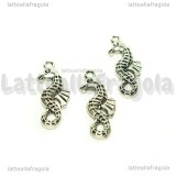 Ciondolo Cavalluccio Marino double-face in metallo argento antico 26x9mm