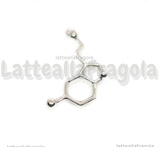 Ciondolo Serotonina in metallo argentato 25x13mm