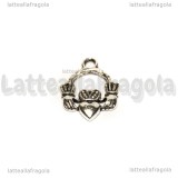 Charm Claddagh in metallo argento antico 18x14mm