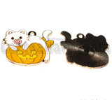 Ciondolo Gatto con Zucca in metallo dorato smaltato 25x27mm
