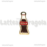 Ciondolo Bottiglia Cola in metallo dorato smaltato Bianco 26x8mm