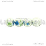 Perla in ceramica bianca con fiore azzurro 12mm