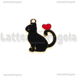 Ciondolo Gatto con cuore in metallo dorato smaltato nero 25x20mm