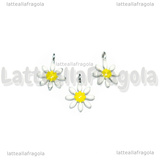 Charm Fiore Margherita in Acciaio Inox smaltato Bianco 10x7.5mm