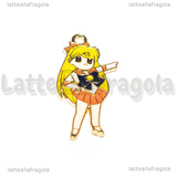 Ciondolo Venus di Sailor Moon in metallo dorato smaltato 33x16mm