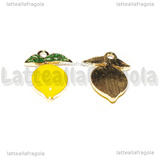 Charm Limone in metallo dorato smaltato 19.5x15mm