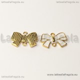 Connettore Fiocco in metallo gold plated smaltato bianco 15x9mm