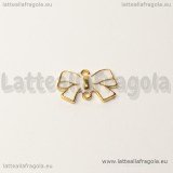 Connettore fiocco in metallo gold plated smaltato bianco 15x9mm