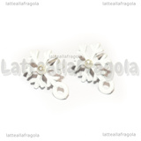 Orecchini a perno Fiocco di Neve e perla in metallo smaltato bianco 15x10mm