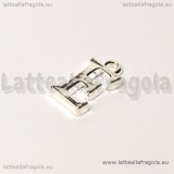 Ciondolo lettera E in metallo Silver plated 16x9mm