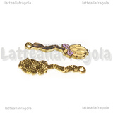 Charm Scopa in metallo dorato smaltato 29.5x9mm