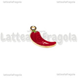 Ciondolo Cornetto Peperoncino in metallo dorato smaltato 17.5x11mm