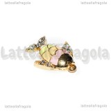 Charm Pesce con Strass in metallo dorato smaltato 20x16mm