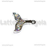 Ciondolo Coda di Balena in metallo argentato con pavè di strass 20x19mm