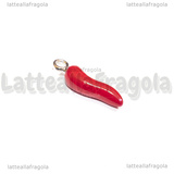Charm Cornetto Portafortuna 3D in metallo argentato smaltato rosso 22x6.5x5.5mm