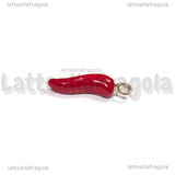 Charm Cornetto Portafortuna 3D in metallo argentato smaltato rosso 22x6.5x5.5mm